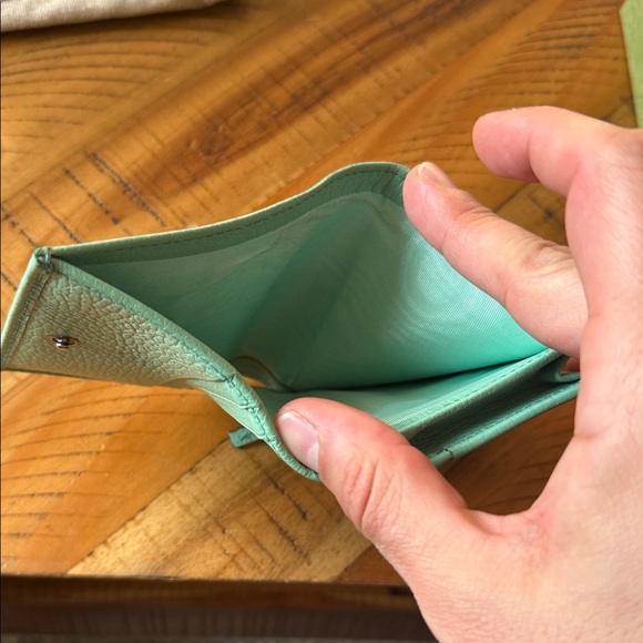 Gucci Mint Green Leather Wallet - Picture 3 of 8